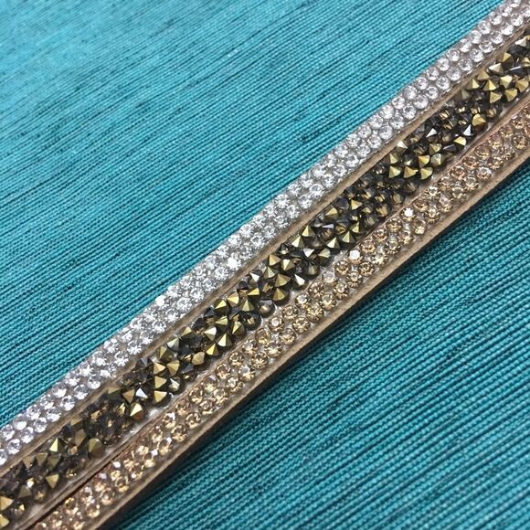 Sparkling Rhinestones Beige Wrap Button Bracelet - Picture 3 of 7